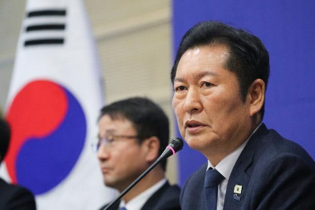 정청래 더불어민주당 대표가 23일 충북 진천선수촌에서 열린 최고위원회의에서 모두발언을 하고 있다. (사진=뉴스1)