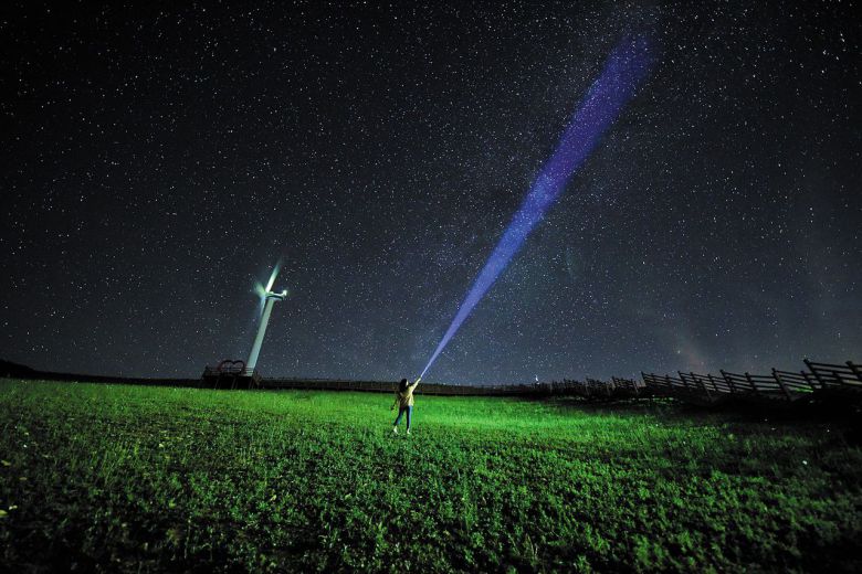 게스트하우스영월에선 은하수가 뜨는 날이면 숙박객을 대상으로‘별총총은하수투어’를 진행한다. 은하수와 함께 찍어주는 사진은 잊지 못할 추억이 된다.