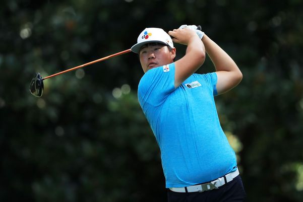 임성재가 플레이오프 최종전인 투어 챔피언십 둘째날 선두와 1타 차 단독 2위로 올라섰다./게티이미지