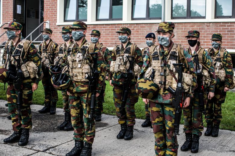 벨기에 엘리자베스 공주가 지난 10일 벨기에 군 캠프에서 훈련에 참여하고 있다. /벨기에왕실·로이터연합뉴스