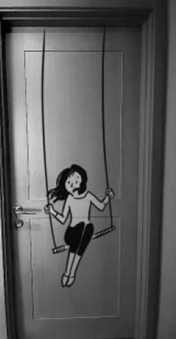 부모님과 함께 사는 ‘캥거루족’ 변희원 기자에겐 문이 새롭게 다가왔다.  /일러스트=안병현