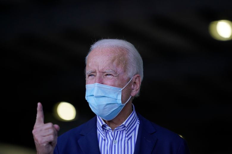 마스크를 쓴 조 바이든 미국 민주당 대선 후보/AP 연합뉴스