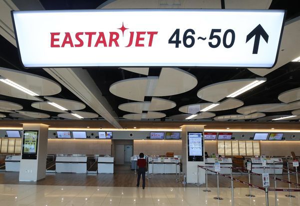 지난 3월 22일 서울 강서구 김포공항 내 이스타 항공 카운터가 텅 비어 있다. 이스타항공은 지난 9일 국제선 운항을 중단했다.