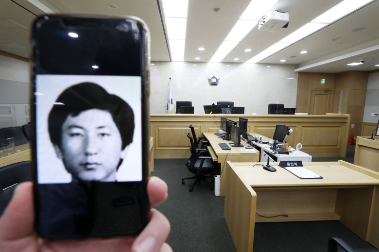 화성 연쇄살인사건을 다룬 영화 ‘살인의 추억'.