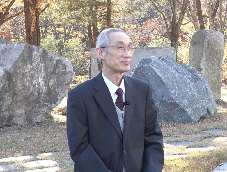 보관문화훈장을 받는 황재하 한국지질자원연구원 명예연구원. /문화재청