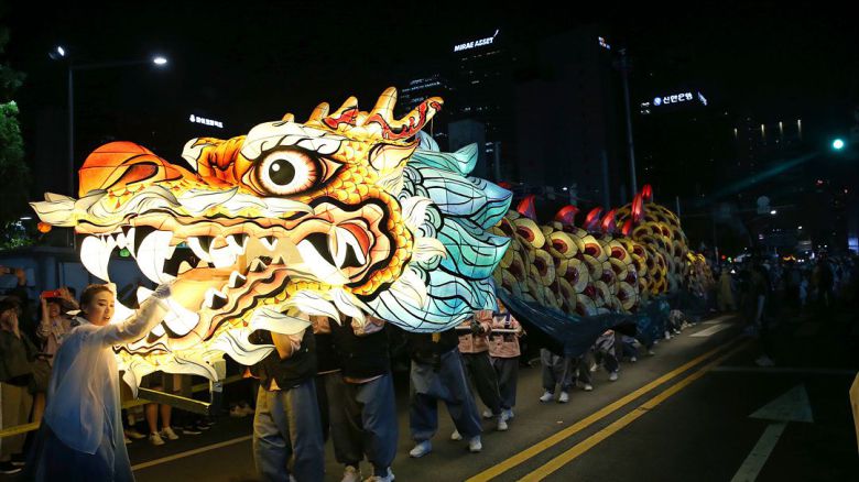 부처님오신날을 기념해 열린 연등행렬 모습. /조선일보 DB