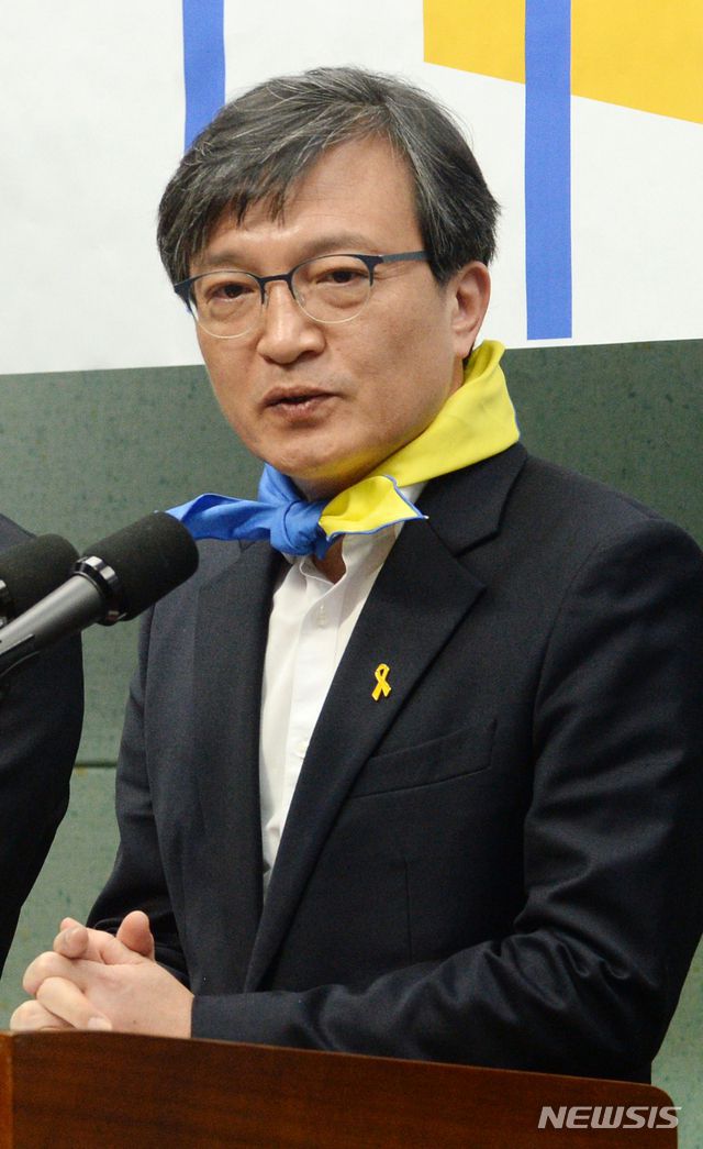 질의 응답하는 김의겸 비례대표 후보