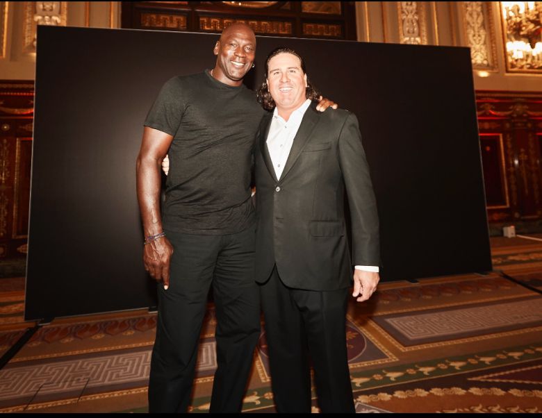 팻 페레스와 마이클 조던. /팻 페레스