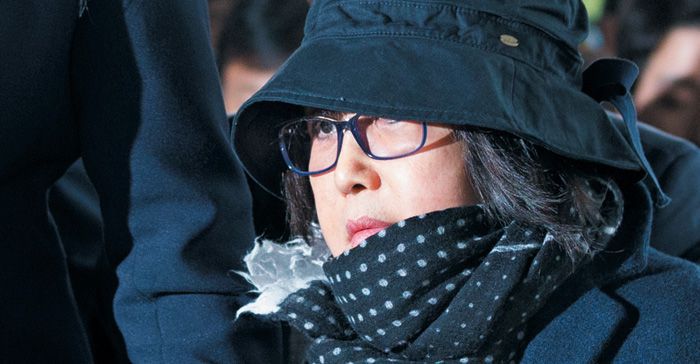 지난 2016년 서울 서초동 서울중앙지검에 조사를 받기 위해 출석한 최순실씨. /조선DB