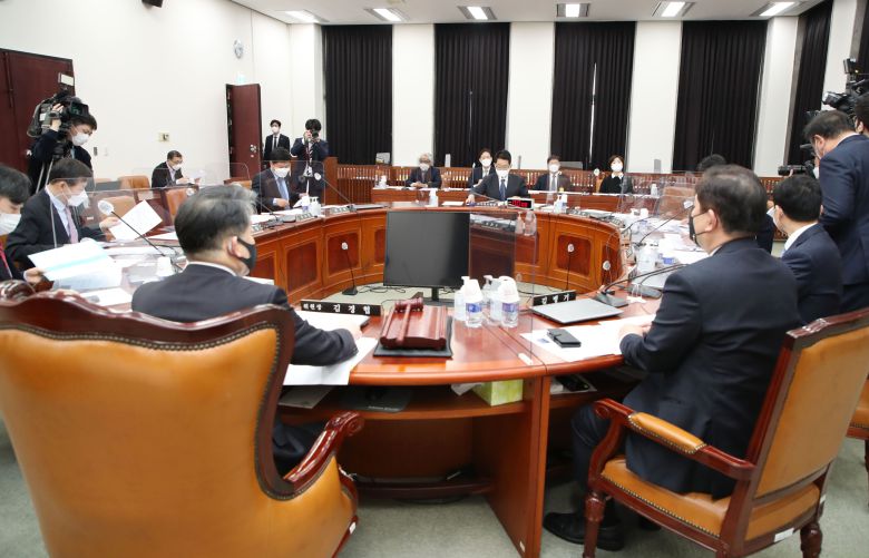 15일 오전 서울 여의도 국회에서 열린 정보위원회 전체회의 모습. /국회사진기자단