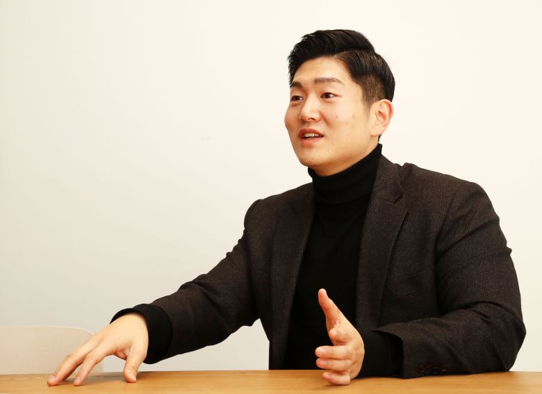 국민의힘 김재섭 비상대책위원이 2021년 2월 26일 서울 중구 조선일보 본사에서 본지와 인터뷰를 하고 있다. /김연정 객원기자