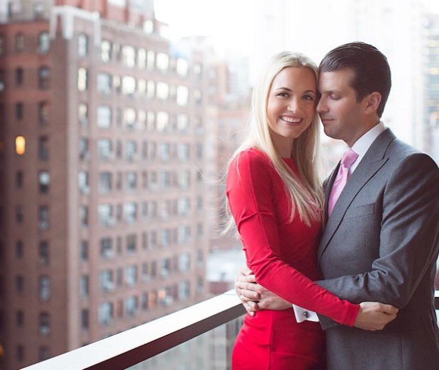 도널드 트럼프 전 미국 대통령의 장남인 도널드 주니어(오른쪽)가 2016년 트위터에 올린 사진. 부인 바네사와 찍은 것이다. /도널드 트럼프 주니어 트위터 캡처