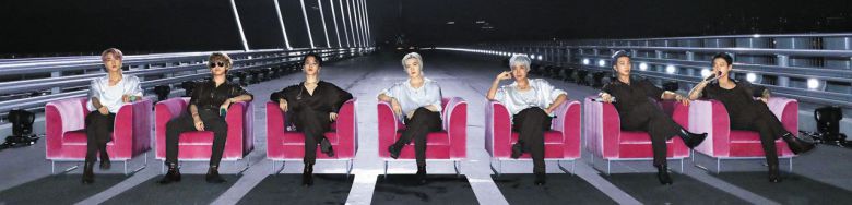 뮤직 최근 미국 인기 TV 토크쇼‘더 투나이트 쇼 스타링 지미 팰런’에서‘퍼미션 투 댄스’와‘버터’를 공연한 그룹‘방탄소년단’. 위 공연은 월드컵대교에서 촬영돼 한강의 아름다움이 전 세계로 전파됐다. /빅히트