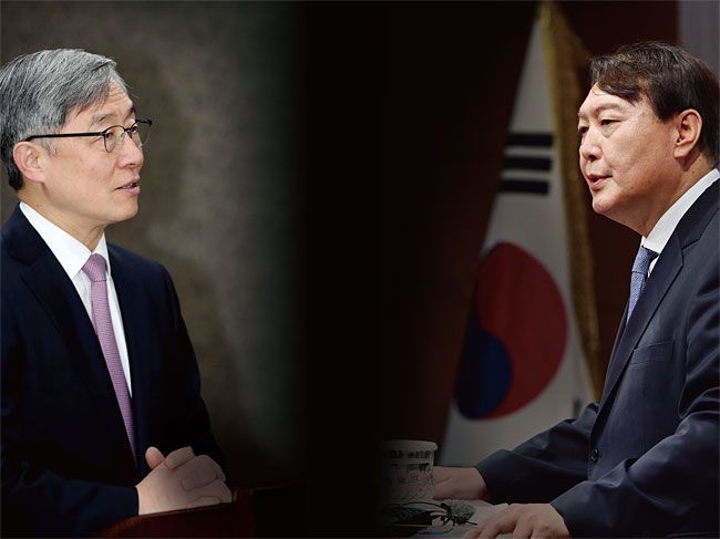 최재형(왼쪽) 전 감사원장과 윤석열 전 검찰총장 /뉴시스