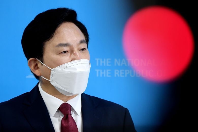 원희룡 제주지사가 29일 오전 서울 여의도 국회 소통관에서 '원희룡의 국가찬스 1호 공약: 주택 국가찬스' 기자회견을 하고 있다./국회사진기자단