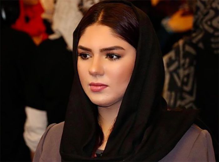 아프간 매체 아리아나TV의 전직 진행자 및 프로듀서이자 현 RTA의 앵커 메르 무살 아미리./mehr mursal amiri 인스타그램