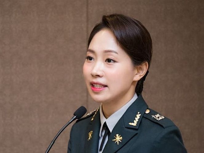 더불어민주당 선거대책위원회가 송영길 대표와 공동으로 상임선대위를 이끌 인재로 군 출신 30대 여성 군사전략가를 영입했다. 민주당 선대위는 11월 29일 신임 공동상임선대위원장에 조동연(39) 서경대 군사학과 교수 겸 미래국방기술창업센터장을 영입했다고 밝혔다. /연합뉴스