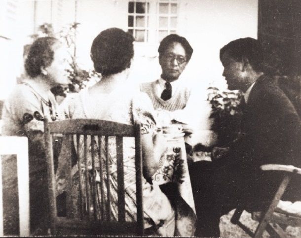 1937년 뮌헨 근교 그래펠핑의 이미륵 집에서 이미륵(오른쪽에서 두 번째)과 김재원(오른쪽). /이미륵기념사업회 제공