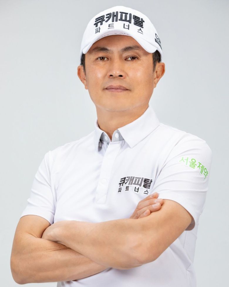 오세욱 노랑통닭 골프단 단장은 2002년 부산 아시안게임 코치를 지냈고 미국에서 골프 이론을 체계적으로 배웠다. /노랑통닭 골프단