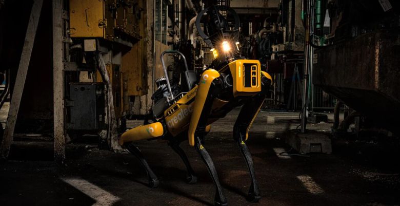 보스턴다이내믹스가 개발한 사족보행로봇 스팟. 국내외에서는 개를 닮은 모습 때문에 로봇개로 불린다. /보스턴다이내믹스
