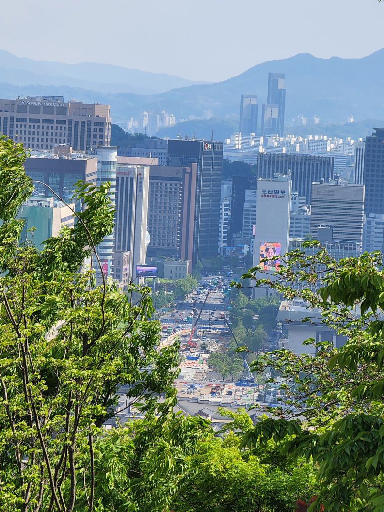 백악정에서 내려다본 광화문 광장/박 수석 페이스북