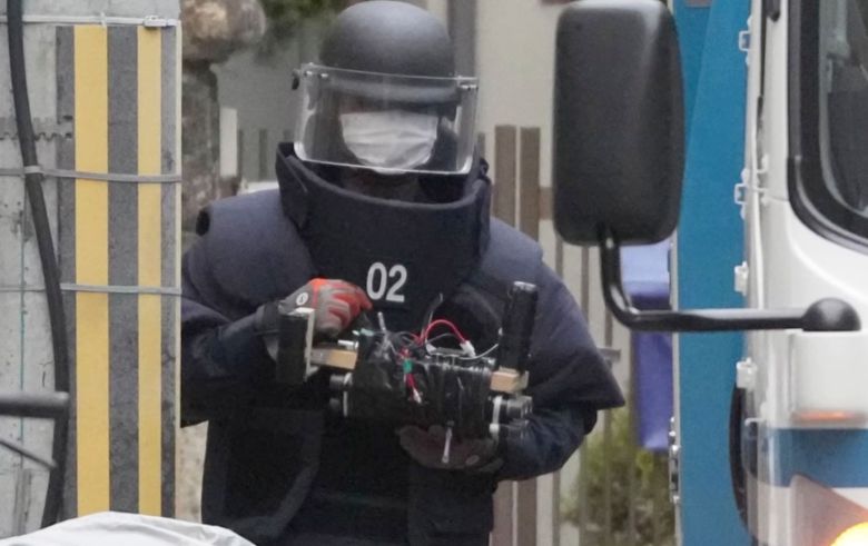 8일 오전 11시30분쯤 나라현 나라시에서 연설 중이던 아베 전 총리를 직접 제작한 총으로 두 차례 쏴 숨지게 한  야마가미 데쓰야의 집 가택 수색에서 나온 사제총/ANNnewsCH