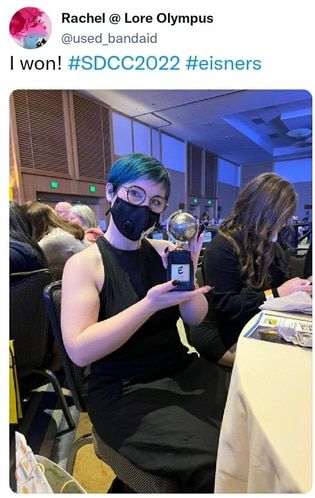 '아이즈너상' 수상 소식을 알린 만화가 레이첼 스마이스. /트위터 캡처