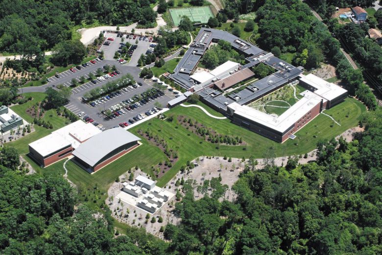 제임스 사이먼스가 세운 ‘르네상스 테크놀로지’는 증시에서 컴퓨터 알고리즘으로 종목을 매매하는 기법을 쓰는 헤지펀드 회사다. /pinterest