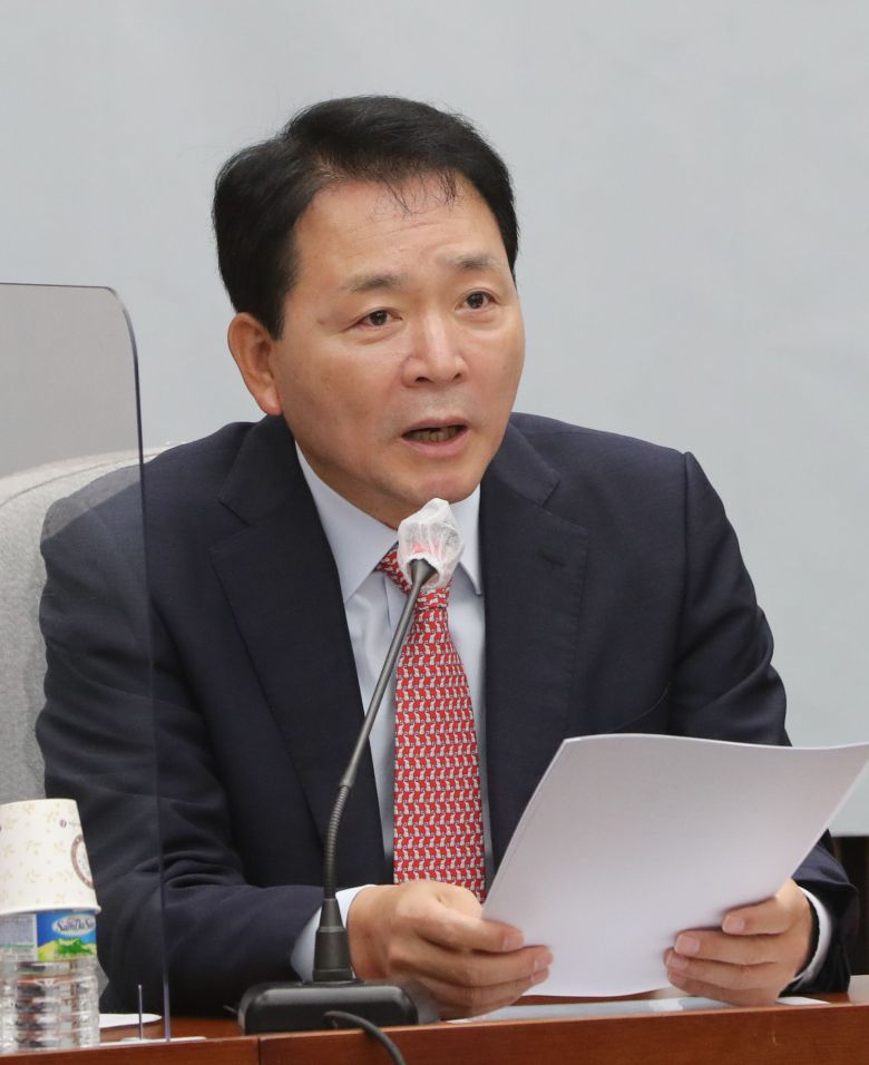 성일종 국민의힘 정책위의장이 7일 국회에서 열린 국민의힘의 국정감사 대책 회의에서 발언하고 있다. /뉴스1