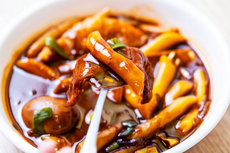 '묵동할머니떡볶이'의 짜장 떡볶이./양수열 영상미디어 기자