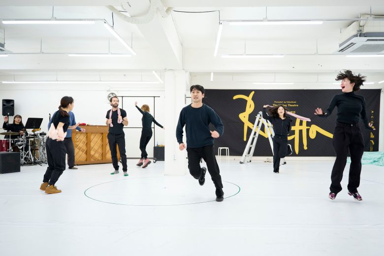 리빙시어터와 극공작소 마방진의 한미 합작 연극 '로제타'의 리허설 장면 /옐로밤