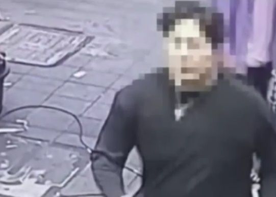 지난해 5월 22일 부산 서면의 한 오피스텔 공동현관에서 일면식도 없는 20대 여성을 아무 이유도 없이 무차별 폭행한 남성. /JTBC