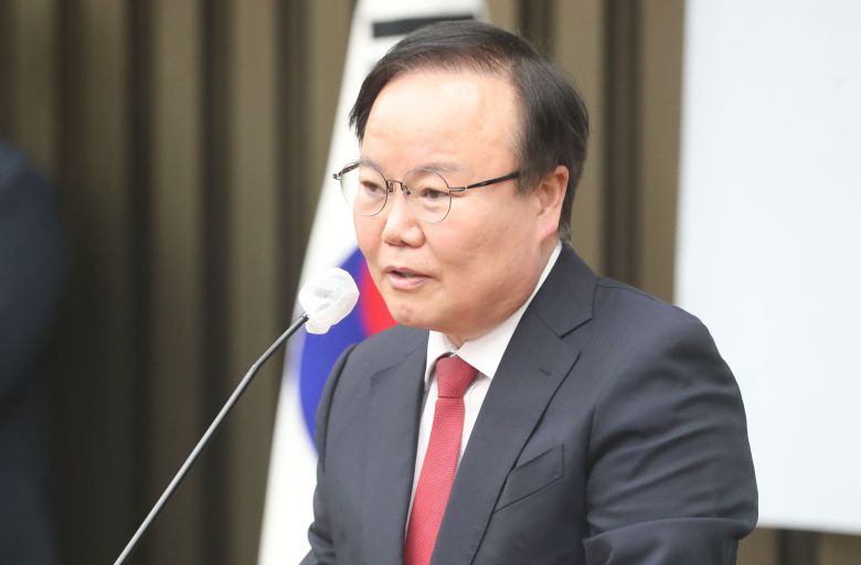 김재원 국민의힘 최고위원이 10일 서울 여의도 국회에서 열린 정책의원총회에서 인사말을 하고 있다. /뉴스1