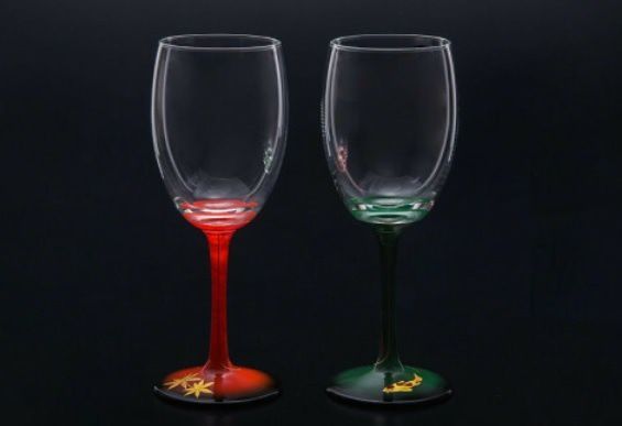 기시다 총리가 정상들에 선물한 와인잔. /아사히신문