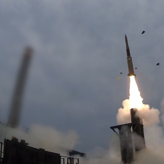 지난달 30일 충남 태안 소재 국방과학연구소( ADD) 안흥종합시험센터에서 실시한 장거리지대공미사일(L-SAM) 시험발사 중 L-SAM 미사일이 발사되고 있다. /국방과학연구소 제공