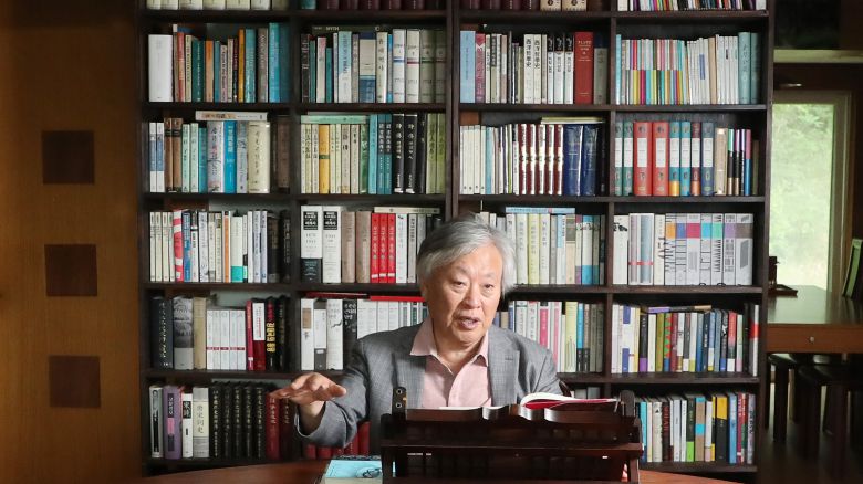 지난 7일 경기도 이천시 부악문원에서 만난 소설가 이문열./ 오종찬 기자