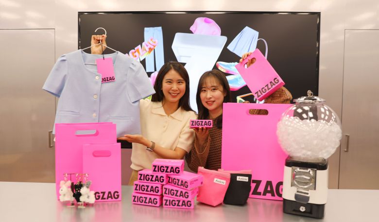스타일 커머스 플랫폼 지그재그는 오는 6월 7일까지 서울 영등포구 더현대 서울 지하 2층 팝업 아이코닉 존에서 오프라인 팝업 스토어를 운영한다고 25일 밝혔다. /뉴스1