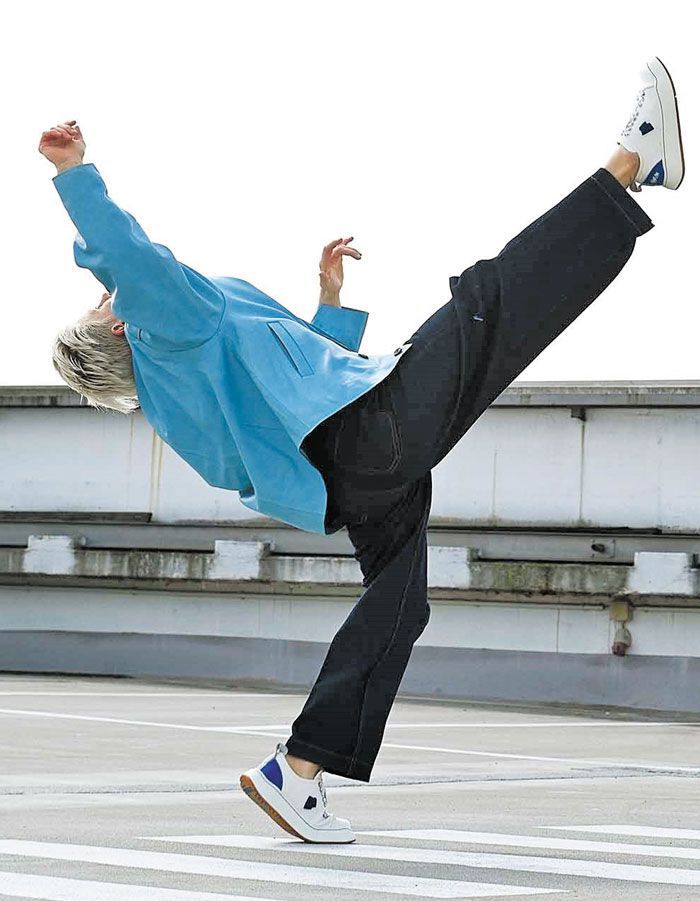 10~30대 남성 사이에서 화제를 모은 ‘아더에러’. /아더에러