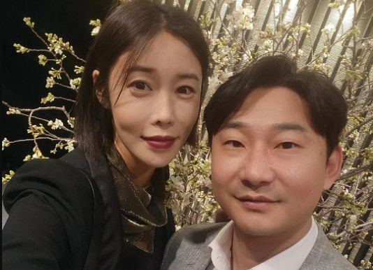 국가대표 축구선수 출신 이천수 씨(사진 오른쪽)과 아내 심하은 씨. /심하은 인스타그램