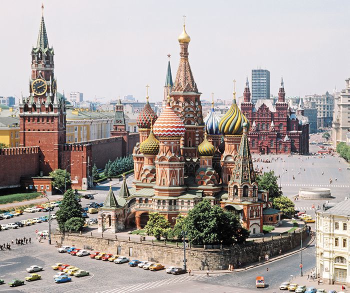고르디옙스키가 소련을 탈출하기 전 MI6와 접선하려 했던 장소인 모스크바 붉은 광장의 성 바실리 성당. /열린책들