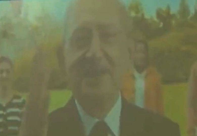 튀르키예  에르도안대통령이 대선 이스탄불 집회에서 공개한  PKK가 야당 후보 케말 클르츠다로을루를 지지하는 모습을 보여주는 딥페이크 동영상의 한장면/트위터