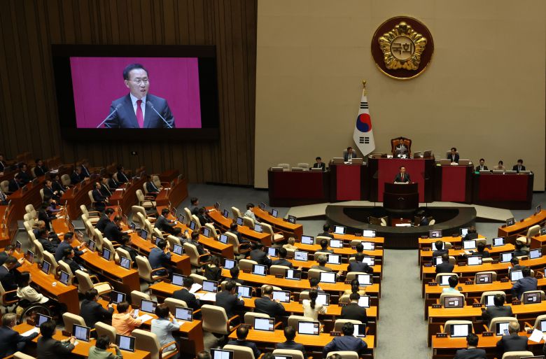 윤재옥 국민의힘 원내대표가 20일 오전 서울 여의도 국회에서 열린 본회의에서 교섭단체 대표연설을 하고 있다./뉴스1