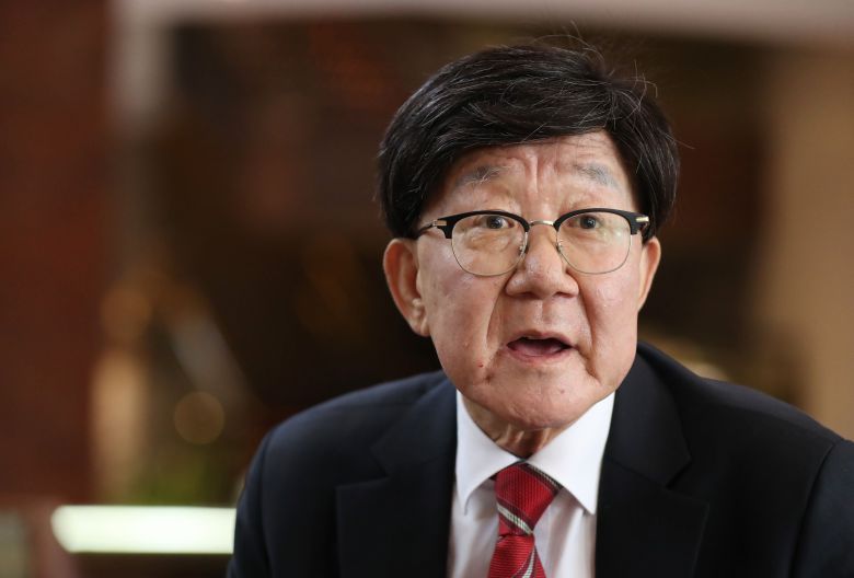 역대 최장 44년 복무를 마치고 은퇴를 앞둔 한미동맹의 상징 카투사 출신 주한미군 김영규 공보관이 2023년 10월 11일 오전 서울 용산 미8군 기지에서 인터뷰를 하고 있다. / 오종찬 기자