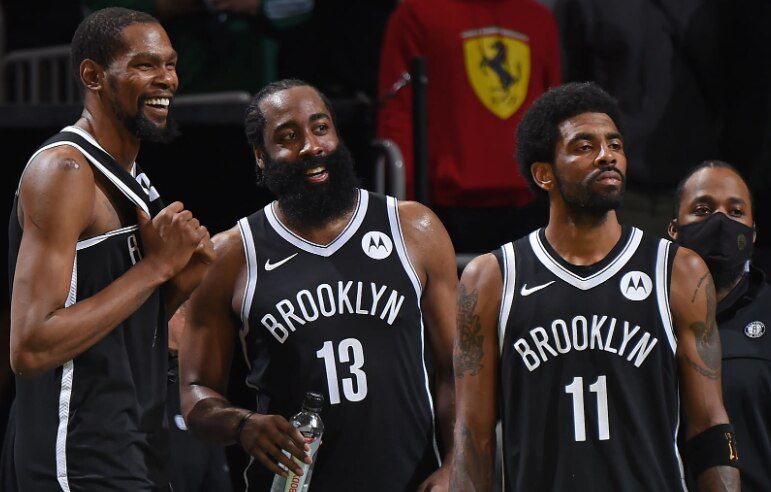 브루클린 네츠의 듀랜트(왼쪽부터), 하든, 어빙 3인방은 시너지 효과를 내지 못했다. / X(옛 트위터)