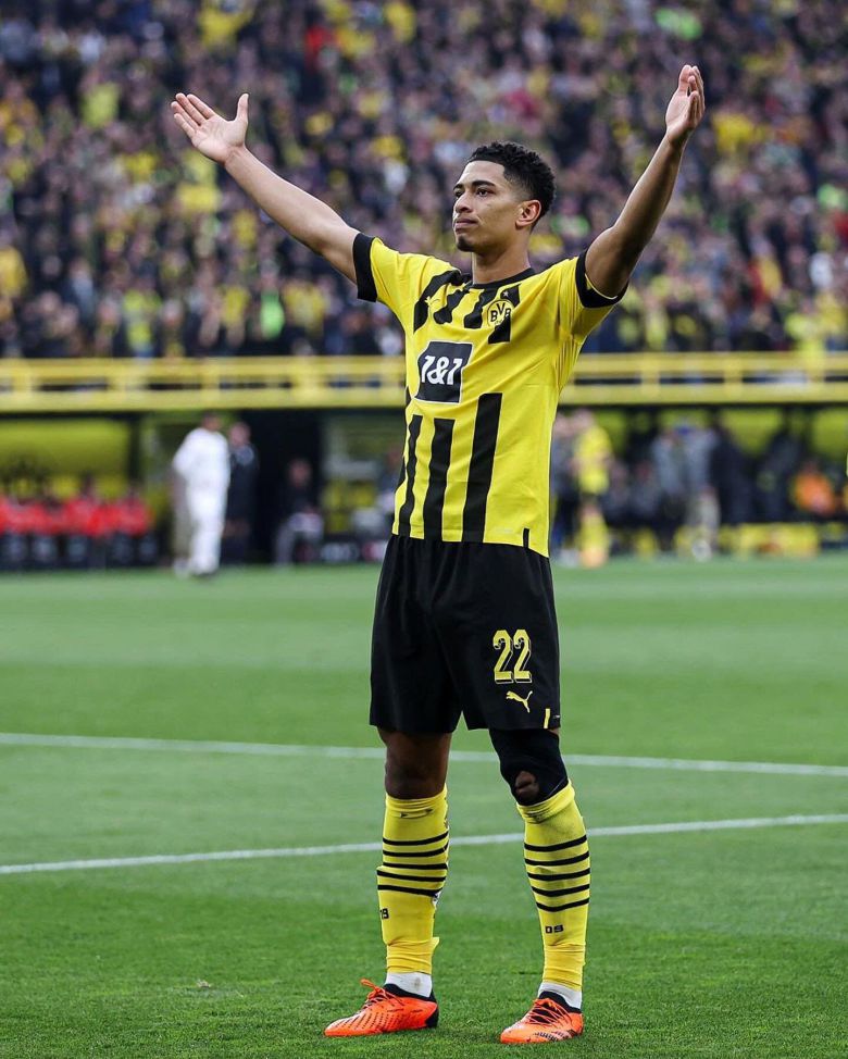 벨링엄의 세리머니는 독일 분데스리가에서도 이어졌다. / X(옛 트위터)