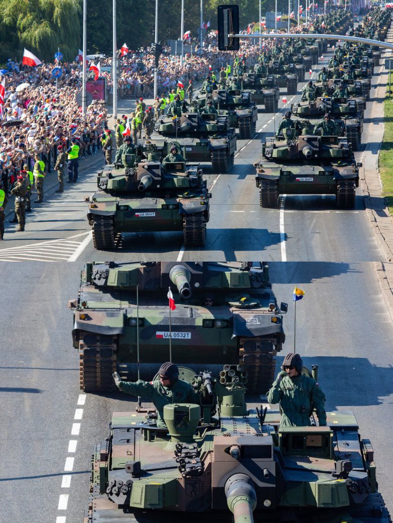 작년 8월16일, 1920년 바르샤바 전투에서 소련의 붉은군대를 격파한 것을 기념하는 전승 군 퍼레이드에서 K2 흑표 전차와 K9 자주포 등이 등장하고 있다. /트위터
