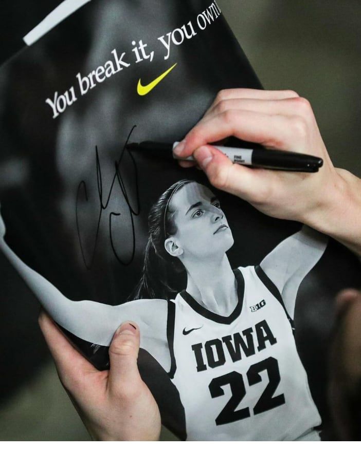 클라크는 높은 인기에 힘입어 나이키와 후원 계약을 맺었다. / 인스타그램