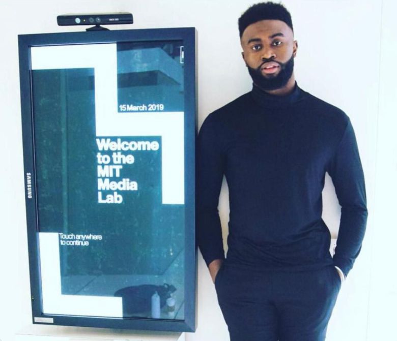 MIT 미디어 랩에 참여한 브라운.  / X