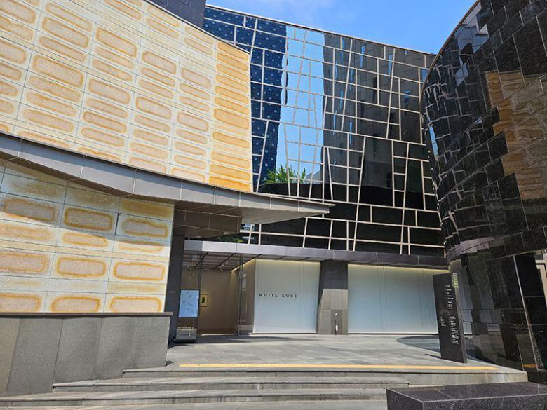 지난해 9월 서울 신사동 호림아트센터 1층에 개관한 화이트 큐브 서울 외관. /화이트 큐브