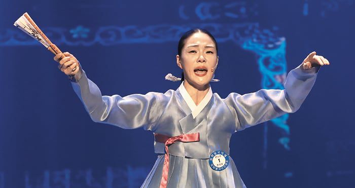 9일 임방울국악제 방일영상(최우수상)을 받은 김윤아씨. /김영근 기자